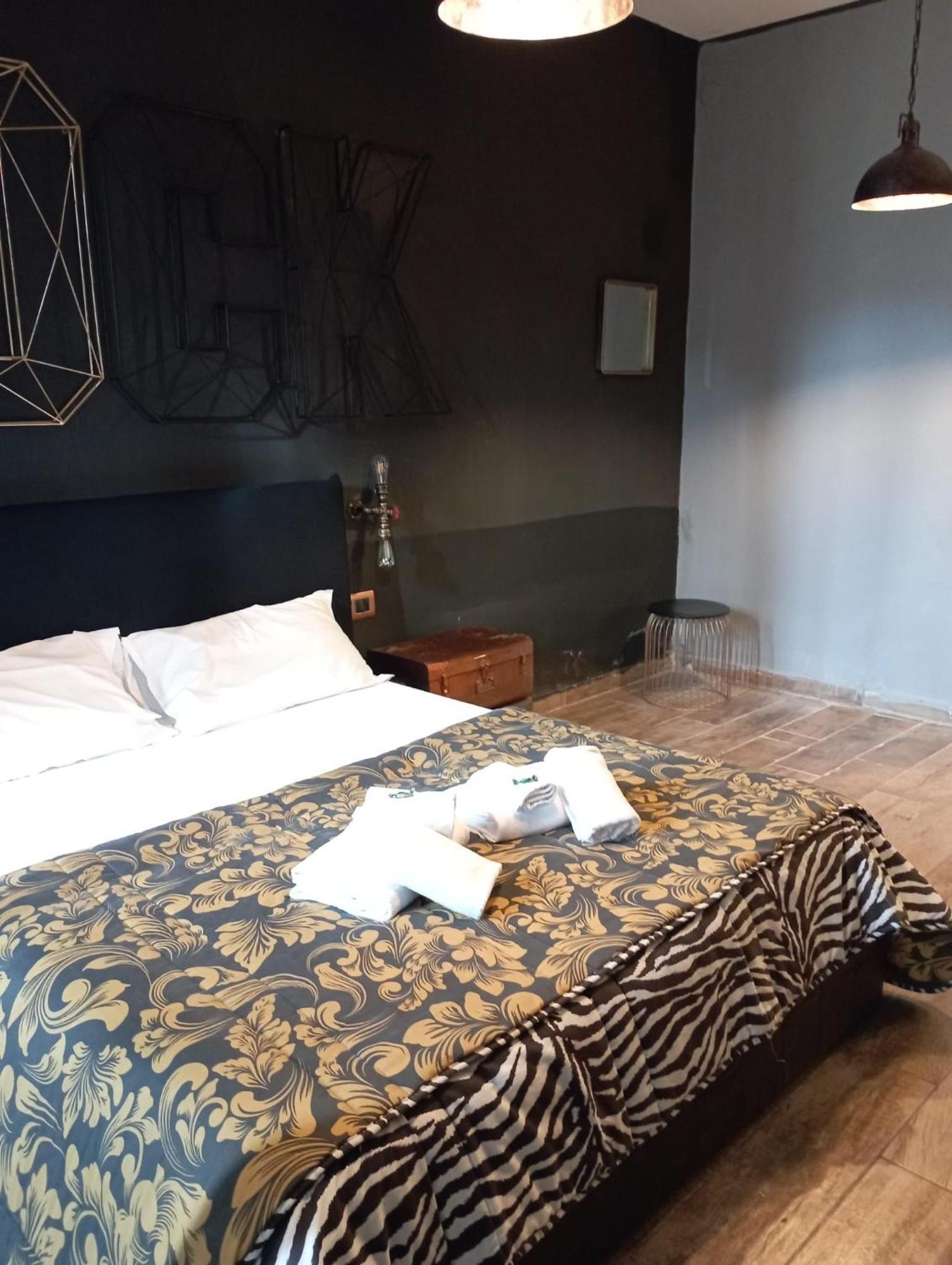 Muni Boutique Flat By Babylon Stay Napoli Bagian luar foto