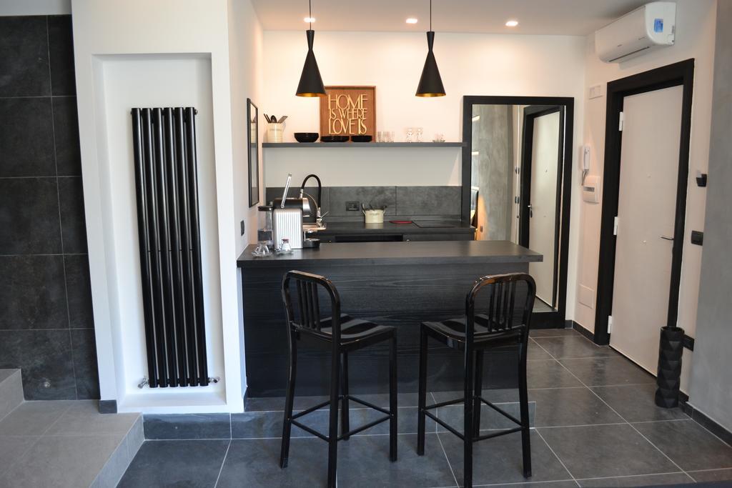 Muni Boutique Flat By Babylon Stay Napoli Bagian luar foto