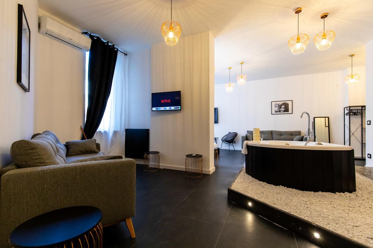 Muni Boutique Flat By Babylon Stay Napoli Bagian luar foto
