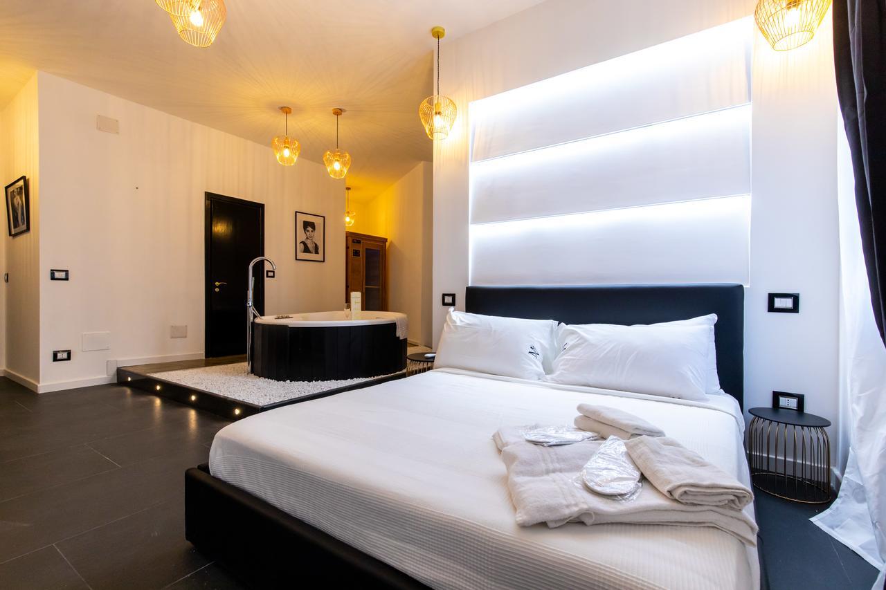 Muni Boutique Flat By Babylon Stay Napoli Bagian luar foto