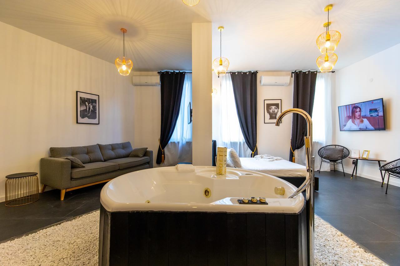 Muni Boutique Flat By Babylon Stay Napoli Bagian luar foto